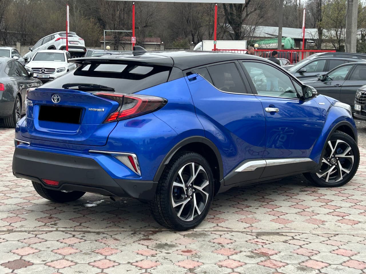Toyota C-HR 2017 — Миниатюра 2