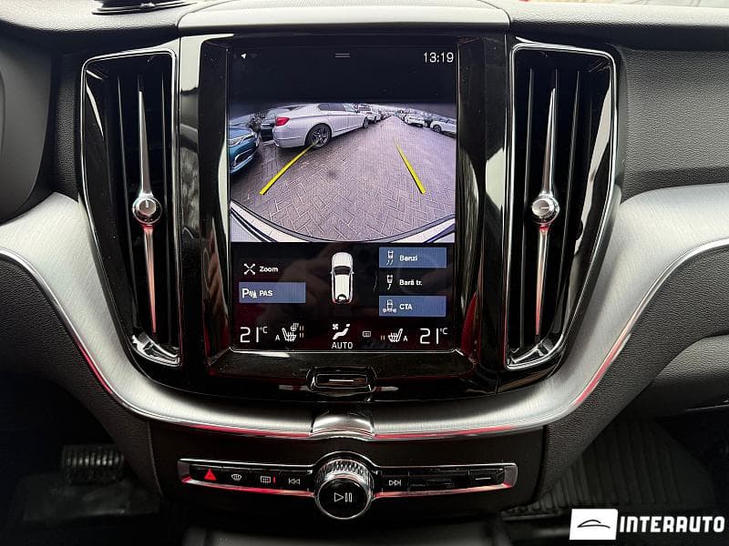Volvo XC 60 2018 — Миниатюра 10