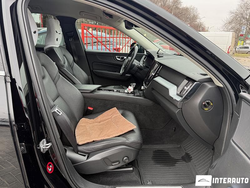 Volvo XC 60 2018 — Миниатюра 5
