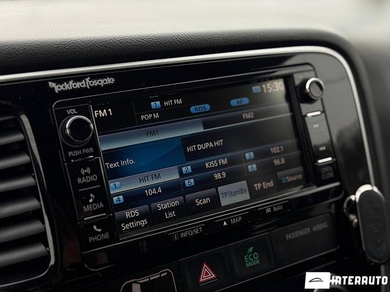 Mitsubishi Outlander 2015 — Миниатюра 9