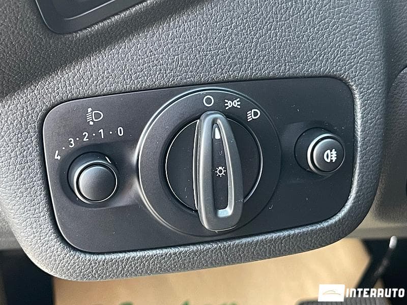 Ford C-MAX 2017 — Миниатюра 7