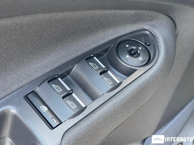 Ford C-MAX 2017 — Миниатюра 5
