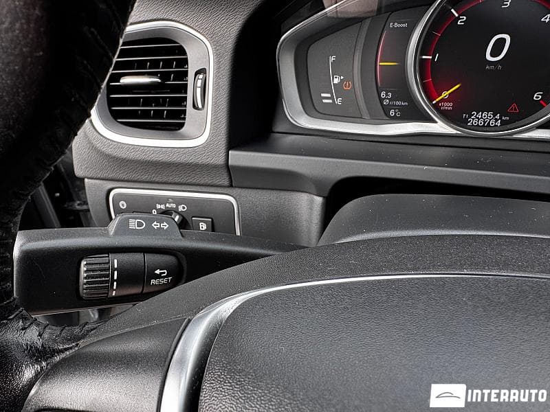 Volvo V 60 2016 — Миниатюра 16