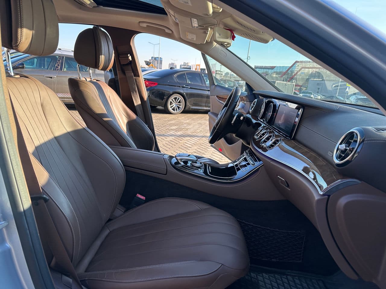 Mercedes E 300 2016 — Миниатюра 17