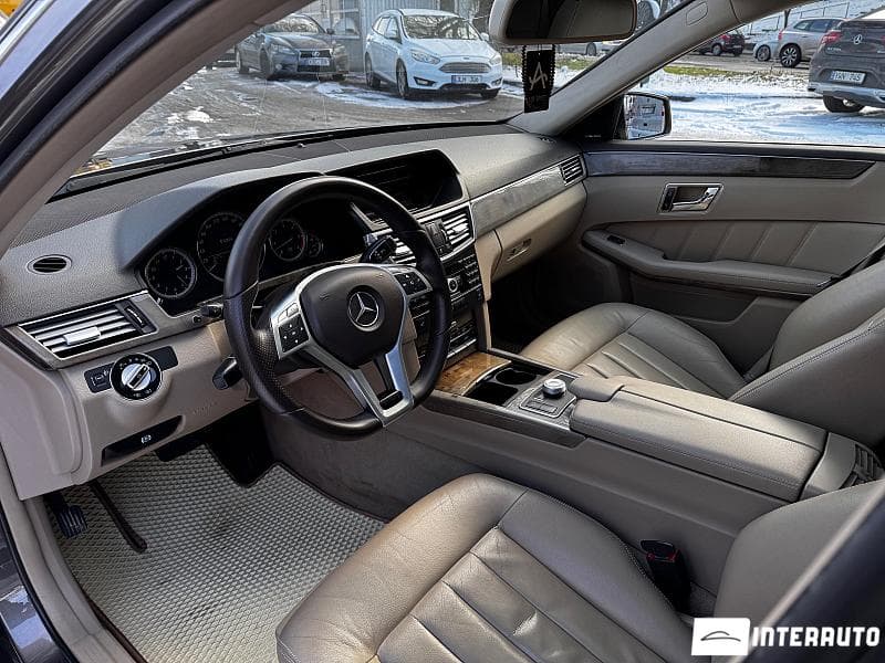 Mercedes E 350 2009 — Миниатюра 7