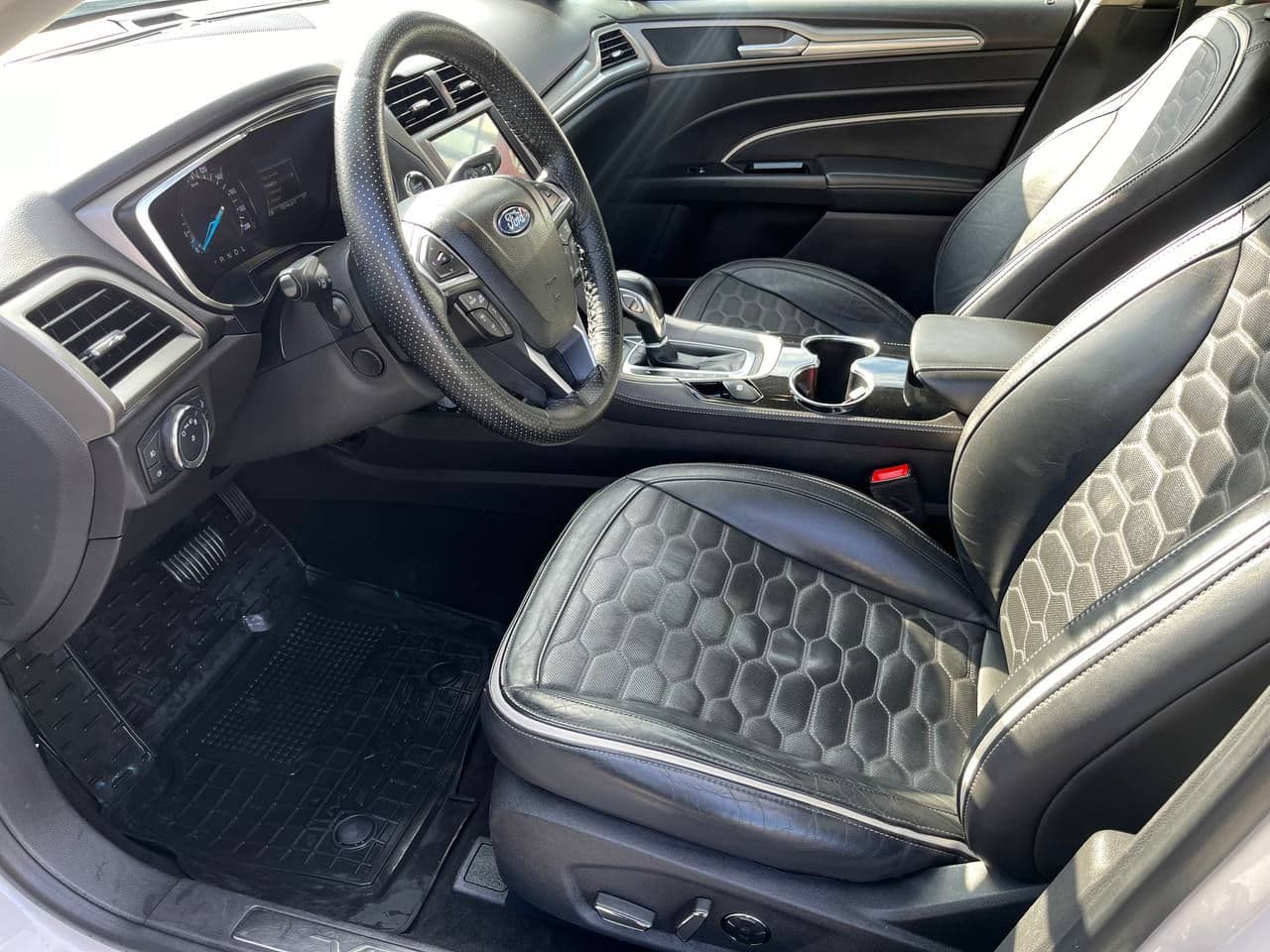 Ford Mondeo 2018 — Миниатюра 5