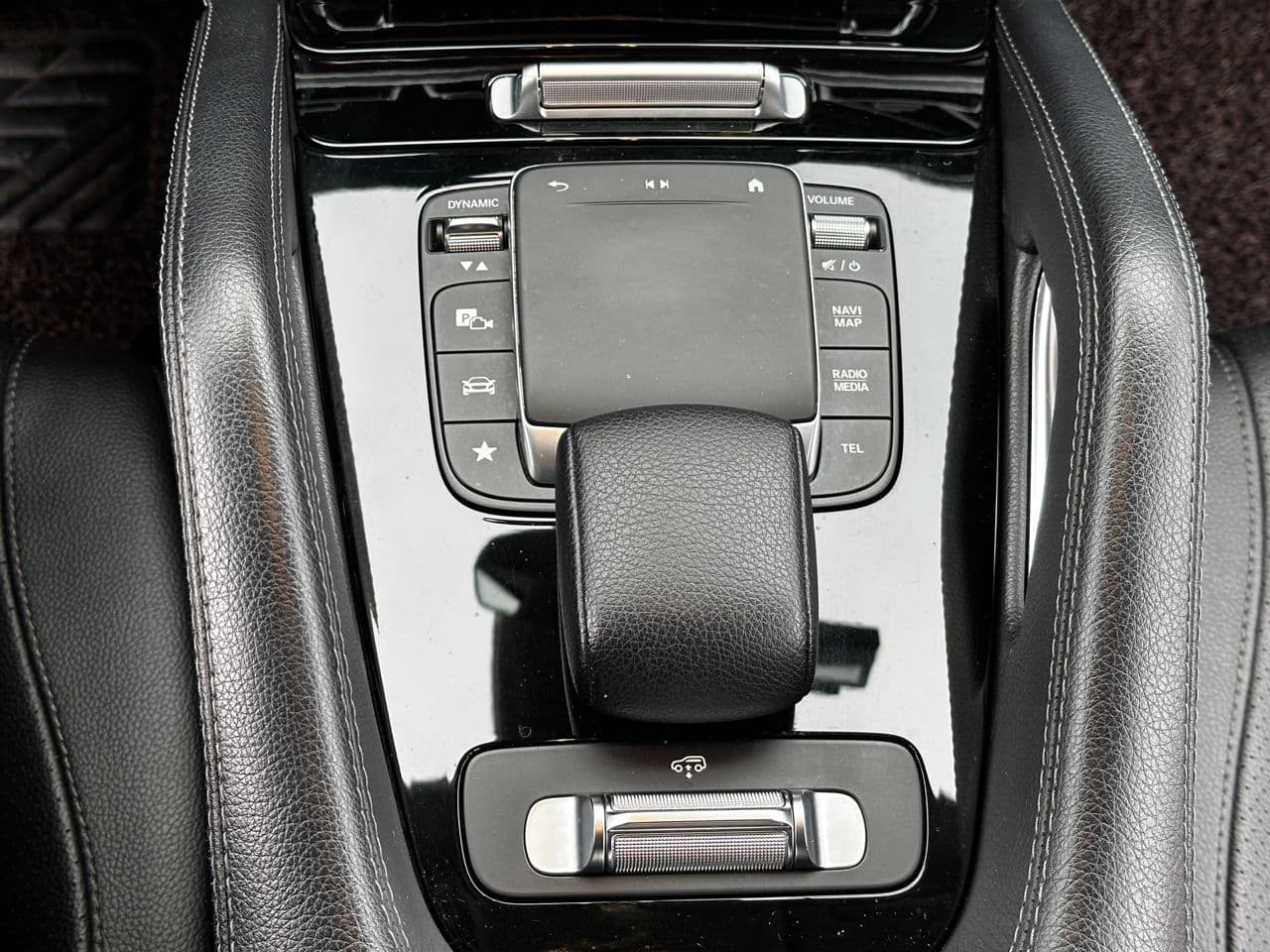 Mercedes GLE 300d 2019 — Миниатюра 12