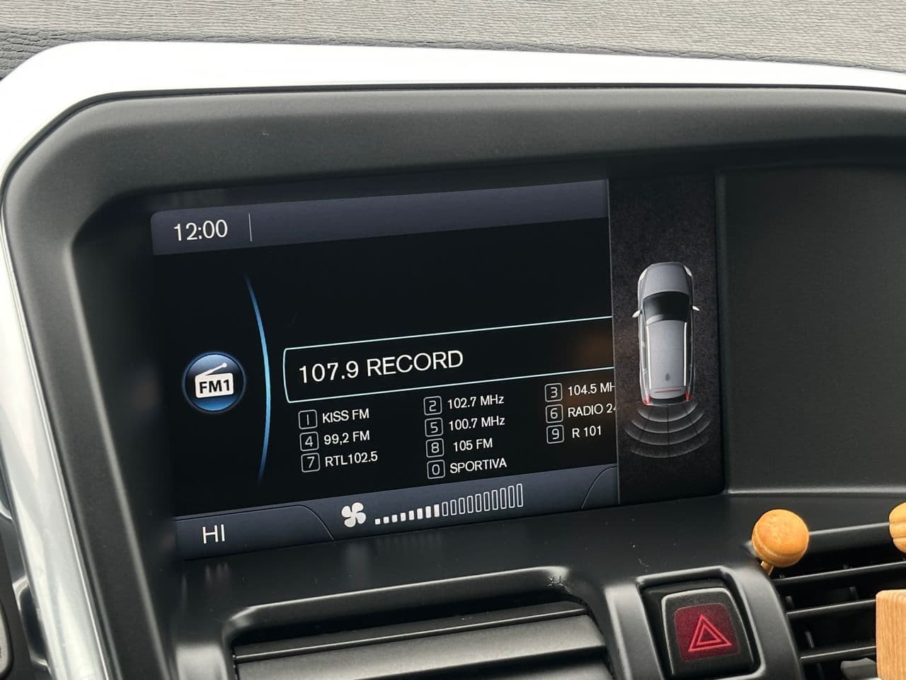 Volvo XC 60 2014 — Миниатюра 10