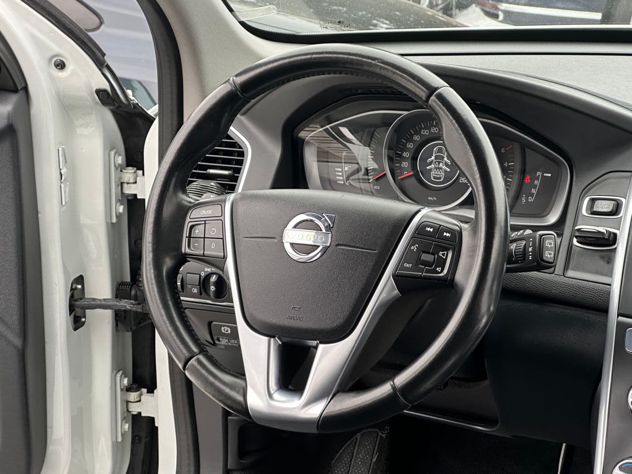 Volvo XC 60 2014 — Миниатюра 7