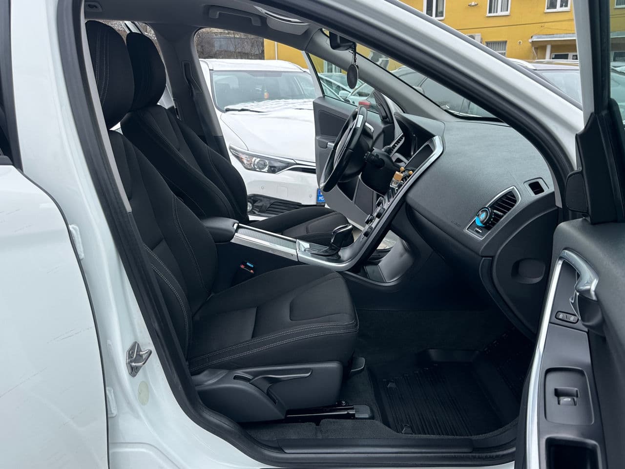 Volvo XC 60 2014 — Миниатюра 16