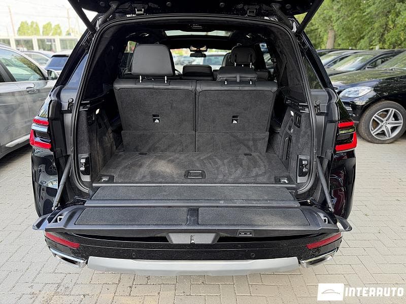 BMW X7 4.0i 2024 — Миниатюра 6