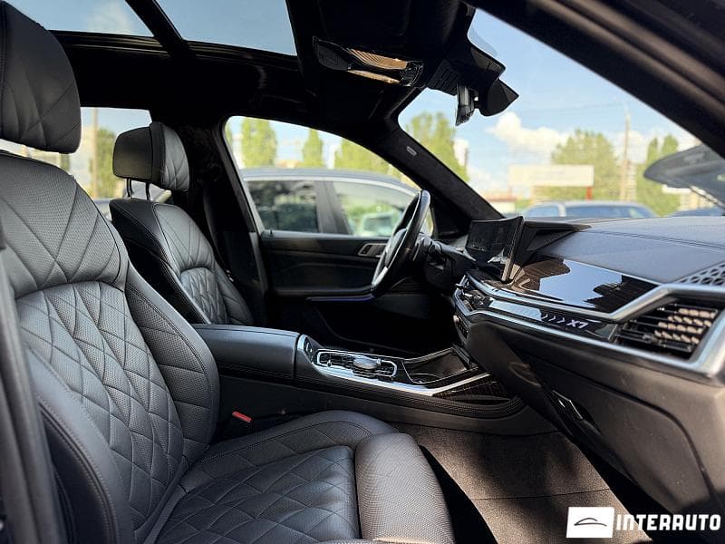 BMW X7 4.0i 2024 — Миниатюра 27