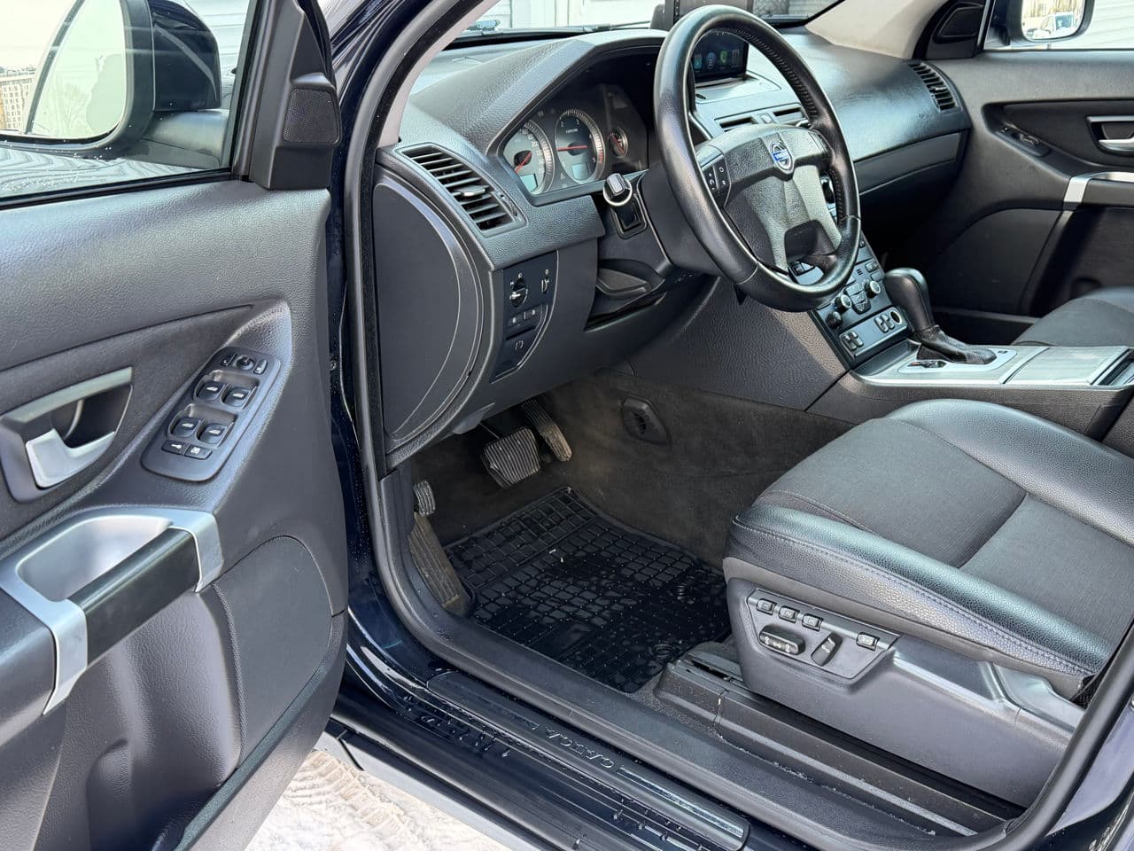 Volvo XC 90 2010 — Миниатюра 5