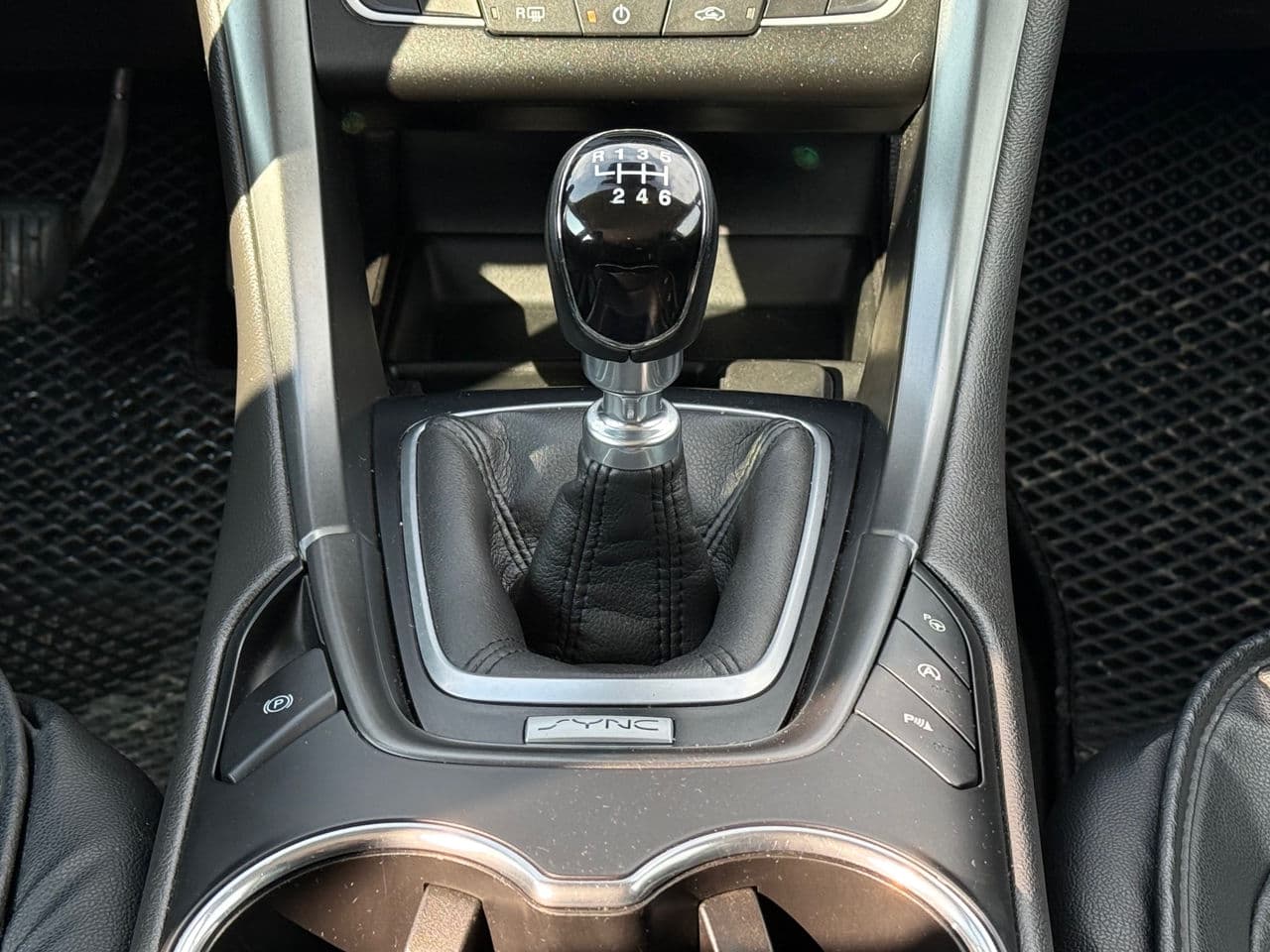 Ford Mondeo 2017 — Миниатюра 5