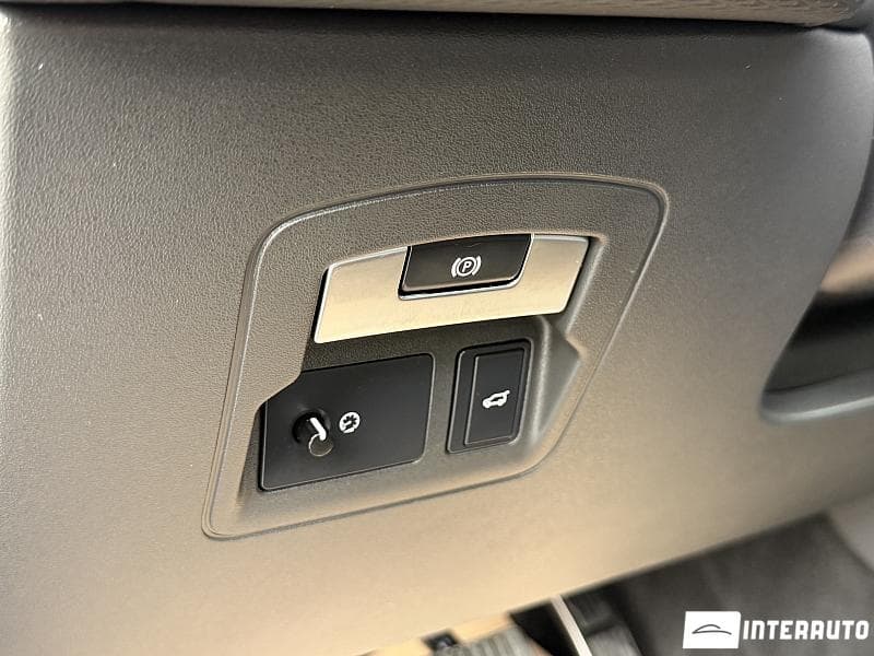 Land Rover Range Rover Velar 2018 — Миниатюра 25