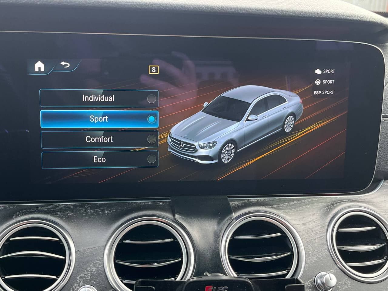 Mercedes E 220 2020 — Миниатюра 11