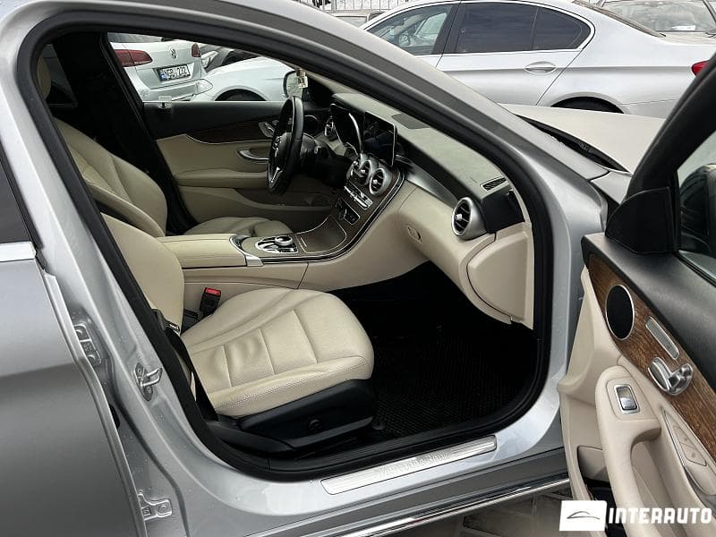 Mercedes C 300 2019 — Миниатюра 5