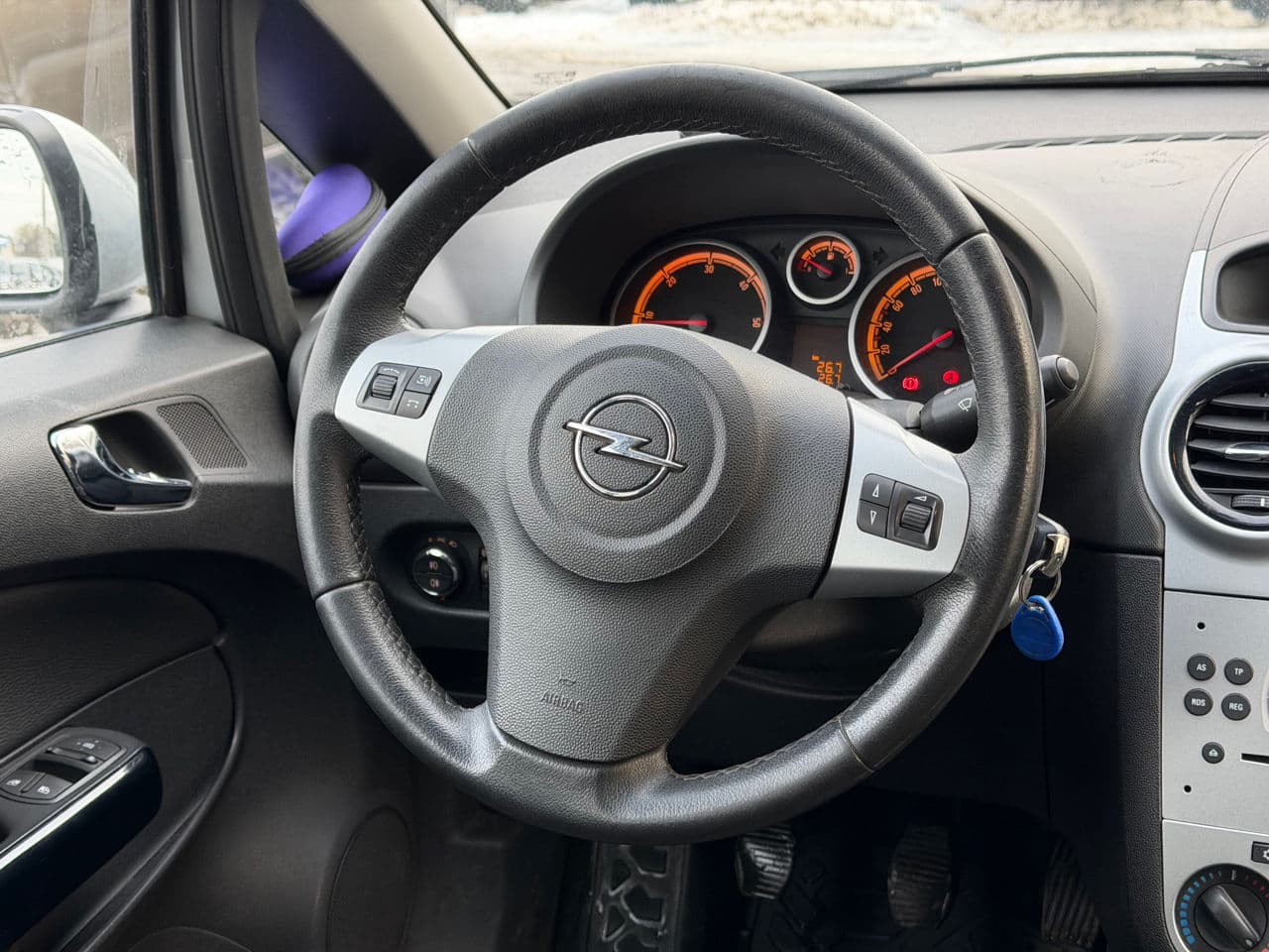 Opel Corsa 2012 — Миниатюра 9