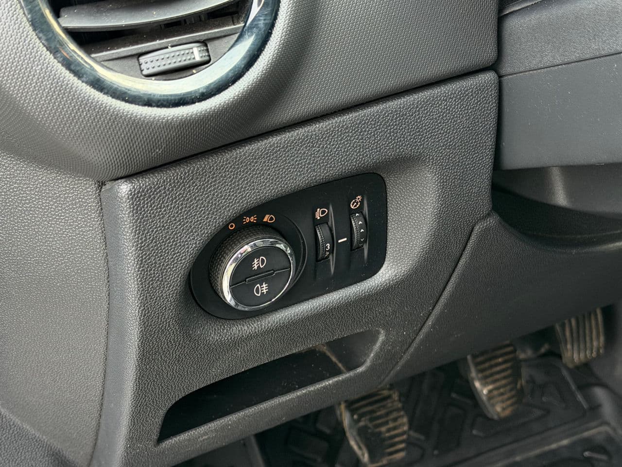 Opel Corsa 2012 — Миниатюра 7
