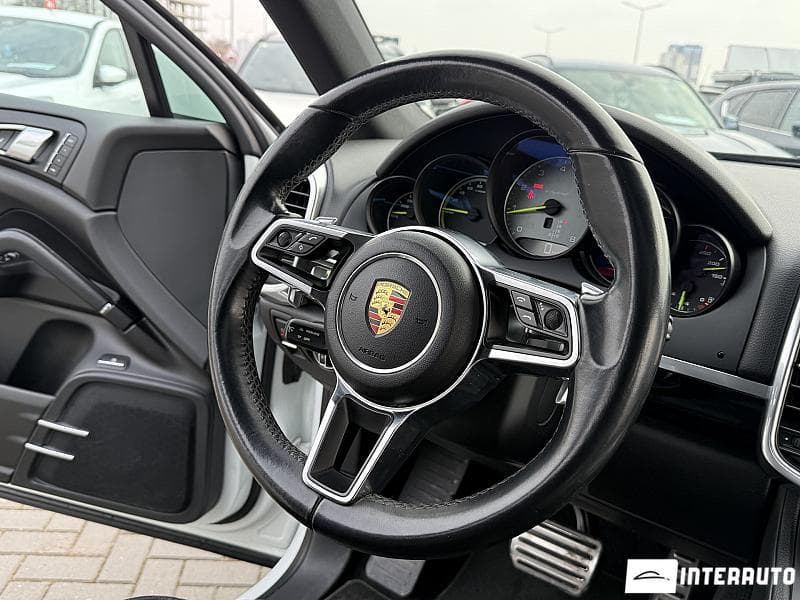 Porsche Cayenne S Hybrid 2016 — Миниатюра 7