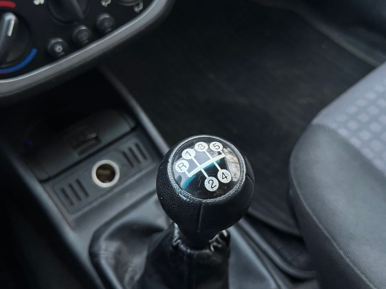 Opel Corsa 2005 — Миниатюра 13