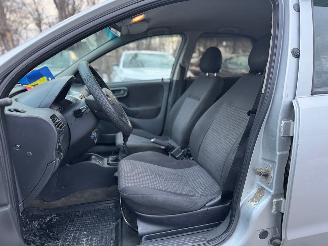 Opel Corsa 2005 — Миниатюра 5