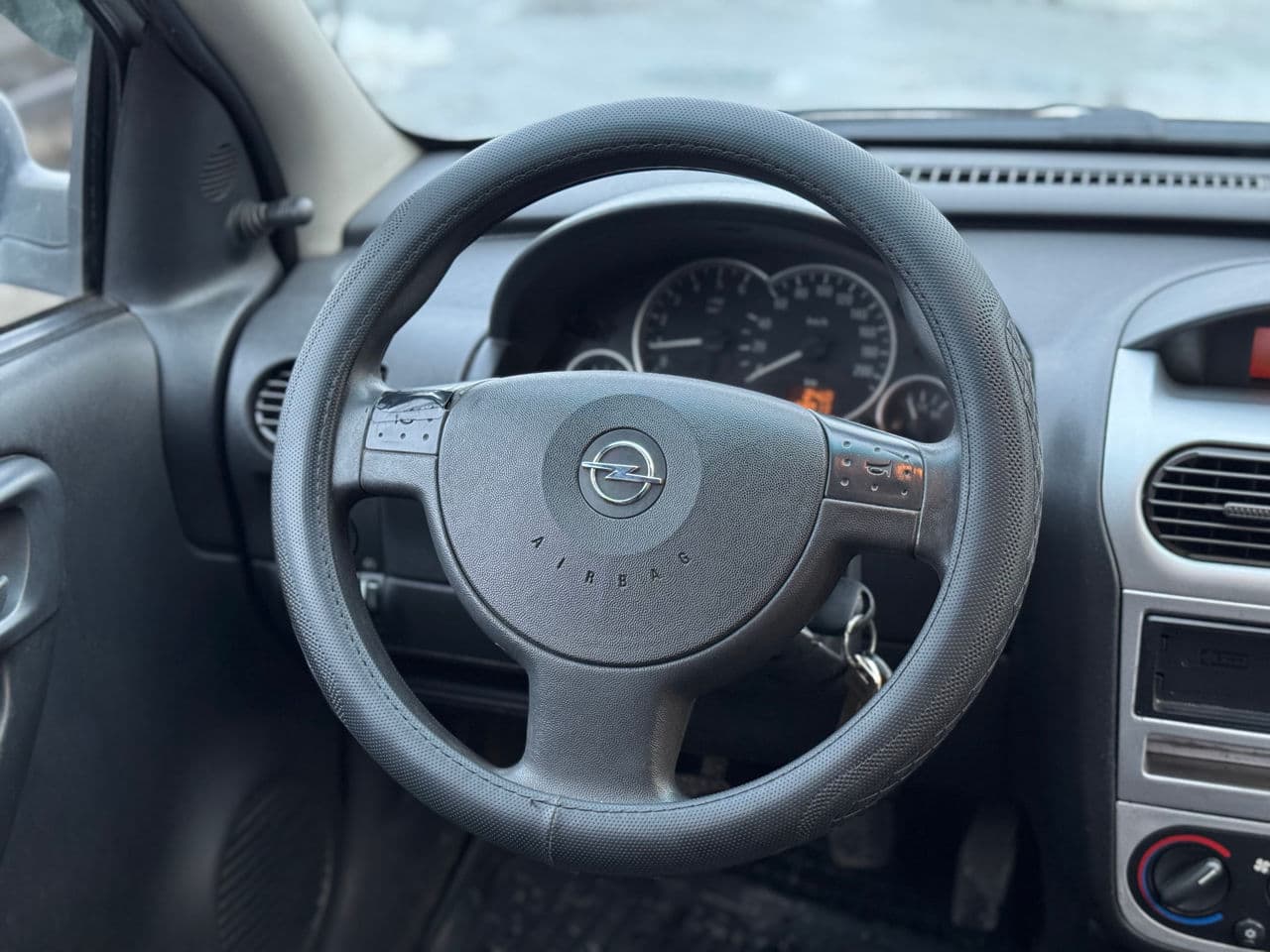 Opel Corsa 2005 — Миниатюра 9