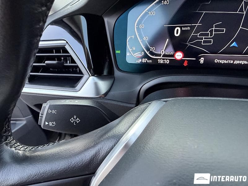 2022 BMW 330E — Miniatură 13