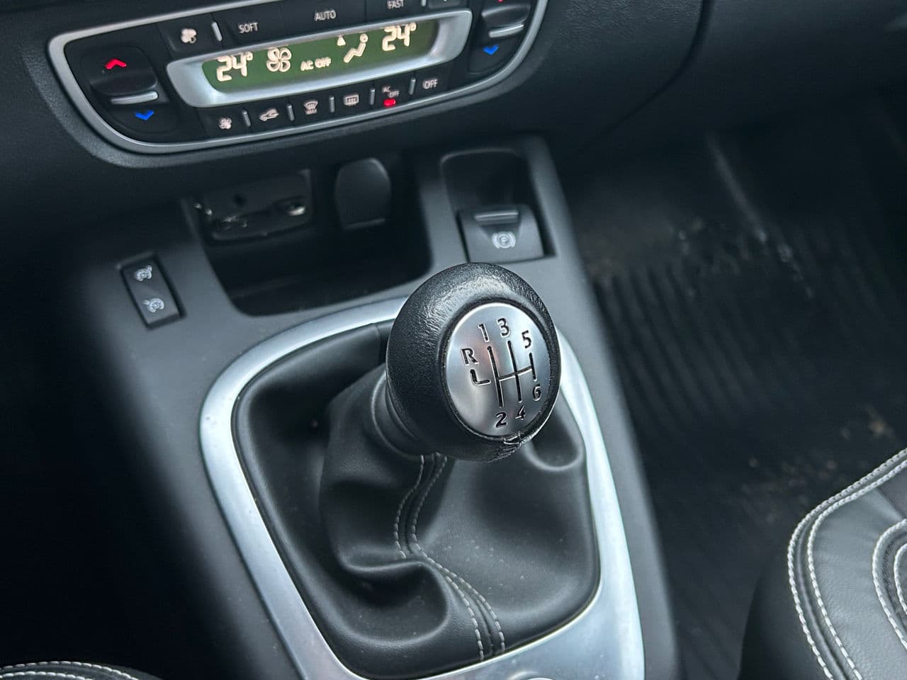 Renault Scenic 2015 — Миниатюра 13