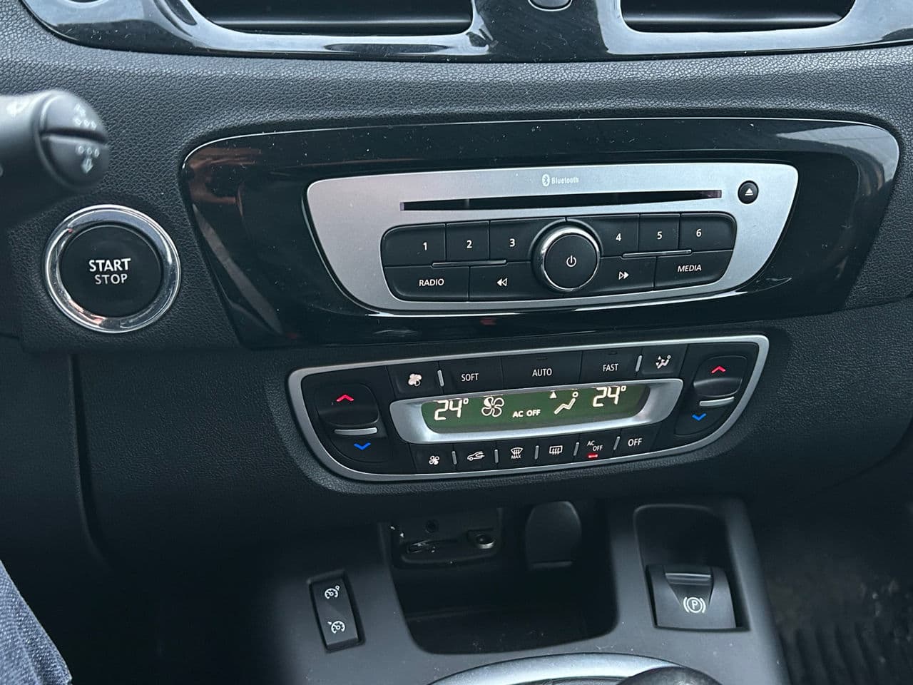 Renault Scenic 2015 — Миниатюра 12