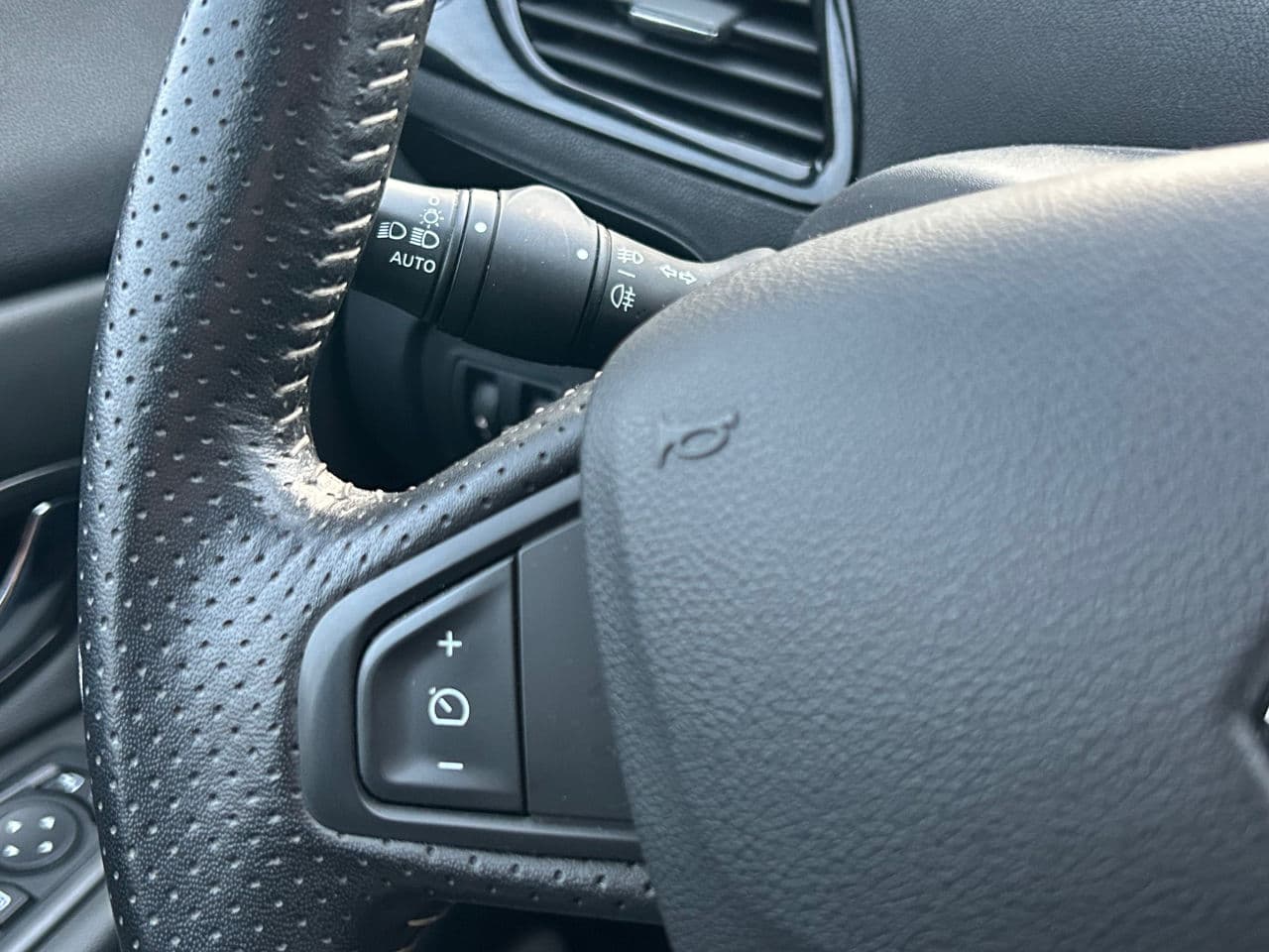 Renault Scenic 2015 — Миниатюра 9