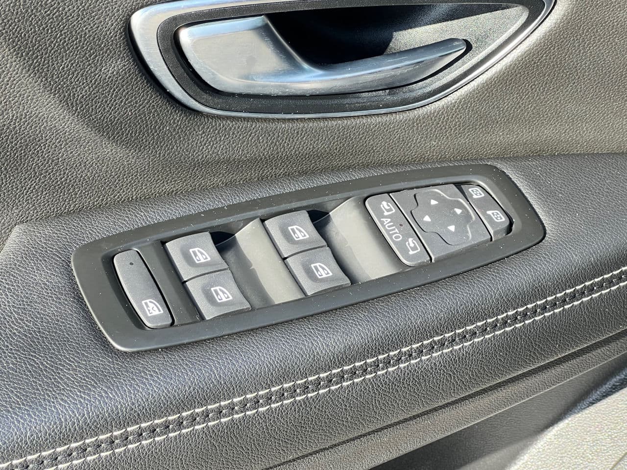 Renault Scenic 2018 — Миниатюра 13