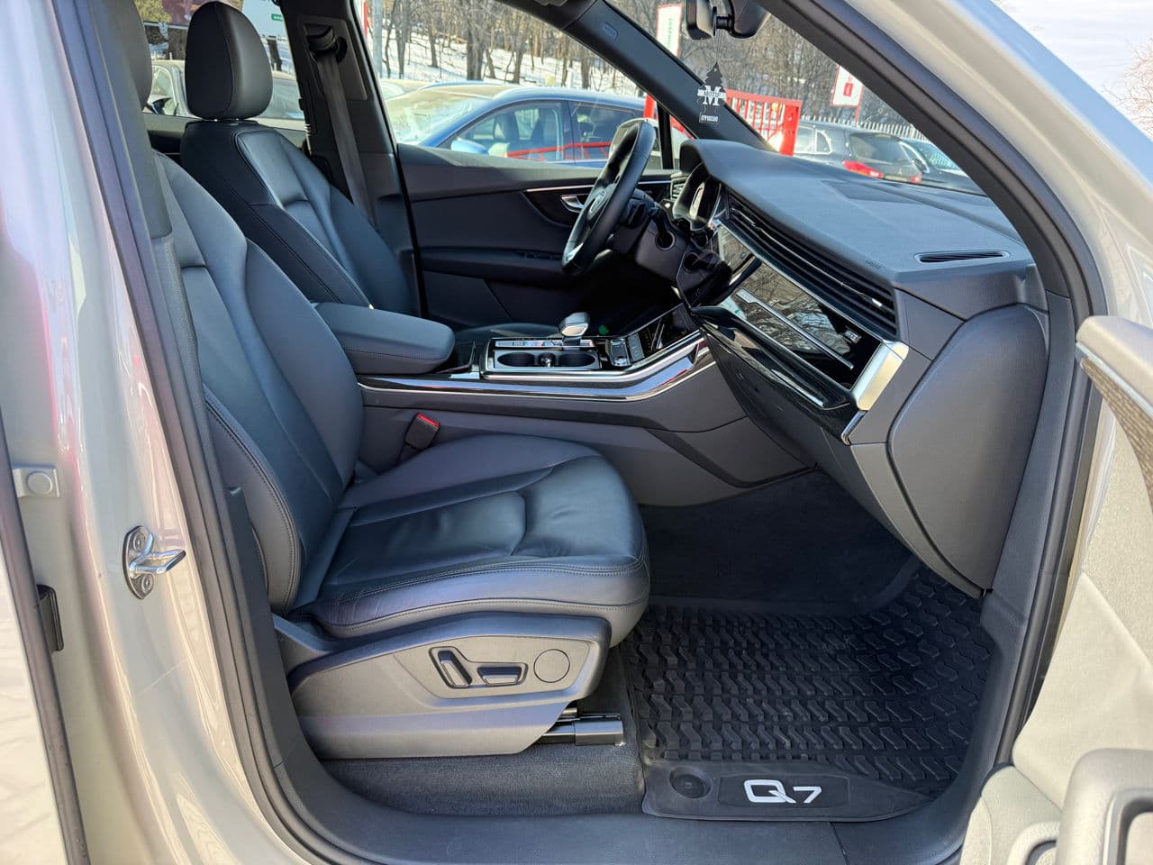 Audi Q7 2022 — Миниатюра 6