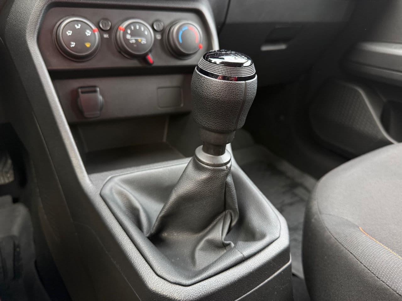 Dacia Sandero Stepway 2022 — Миниатюра 13