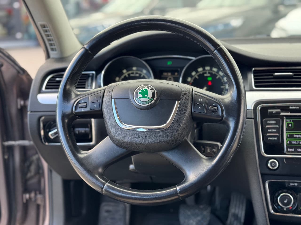 Skoda Superb 2011 — Миниатюра 6