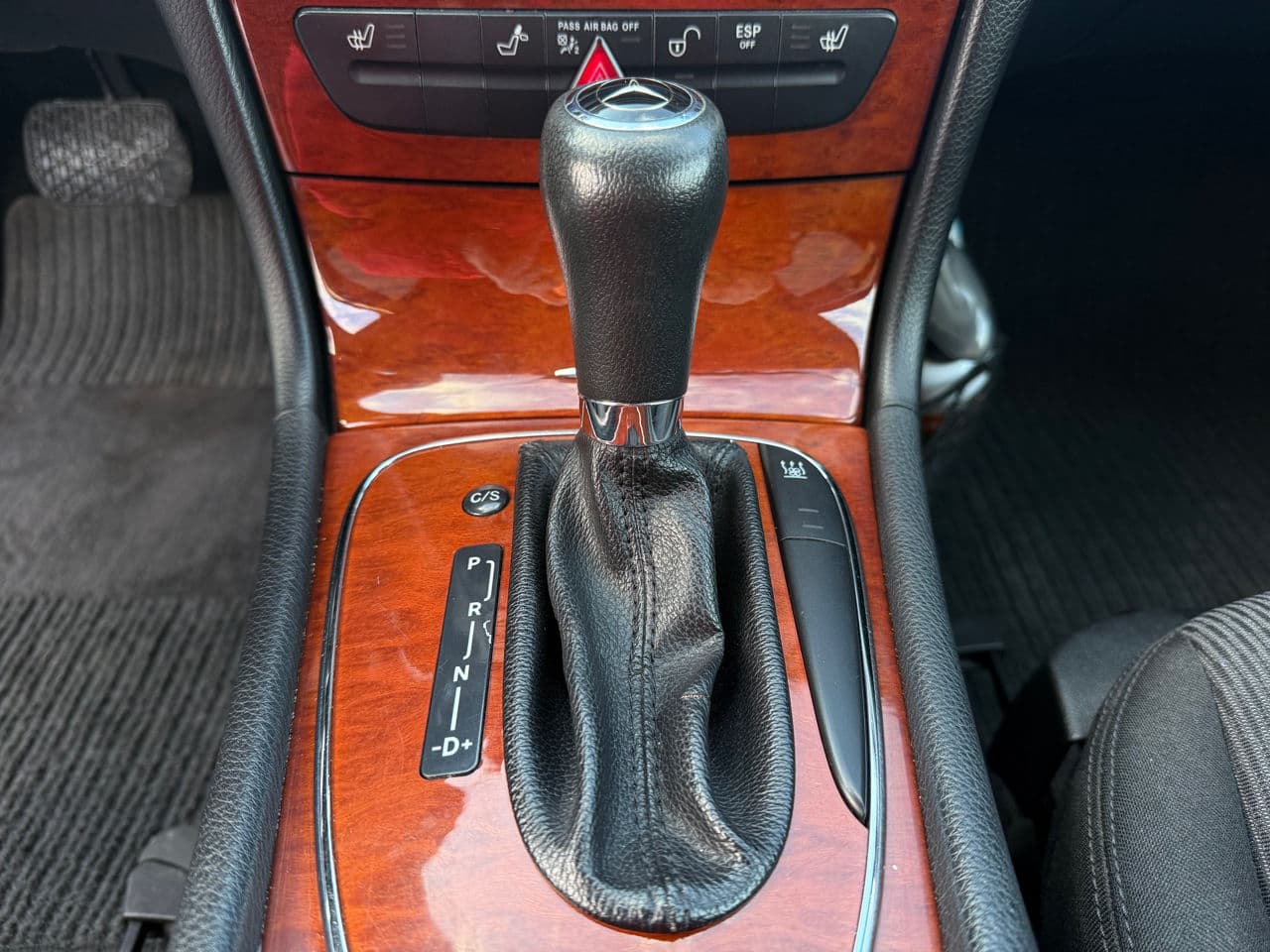 Mercedes E 320 2006 — Миниатюра 11