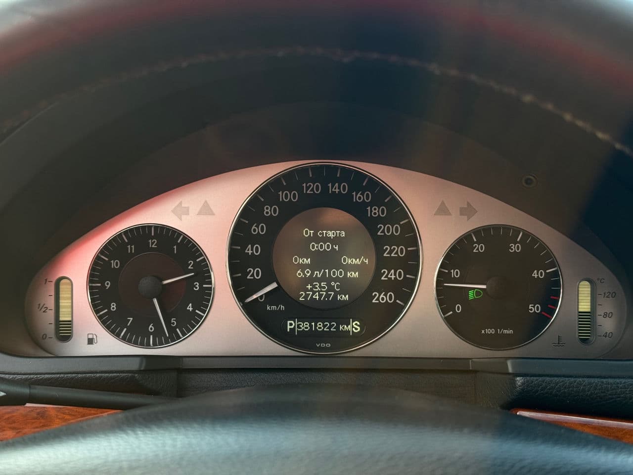 Mercedes E 320 2006 — Миниатюра 8