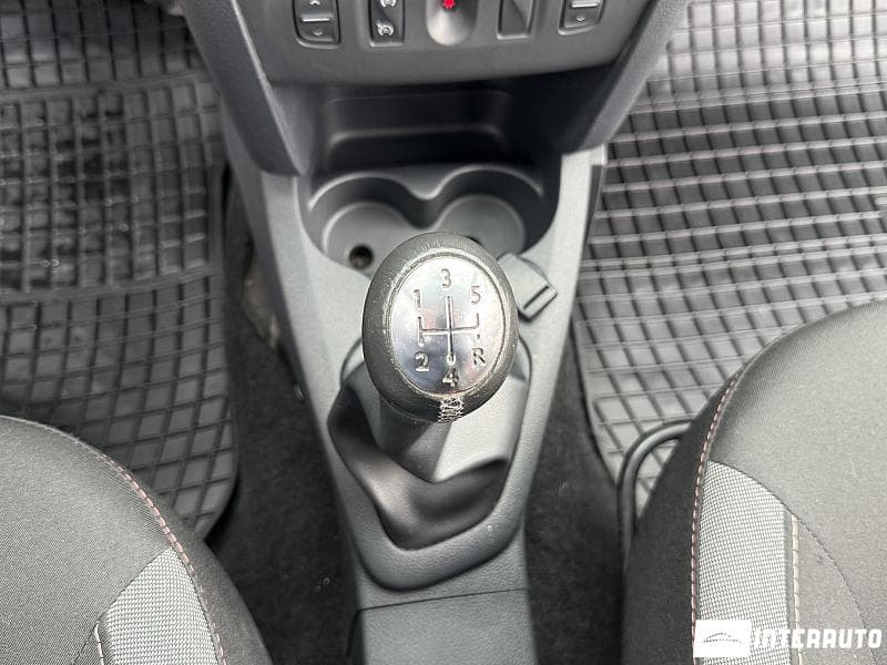 Dacia Sandero Stepway 2019 — Миниатюра 12