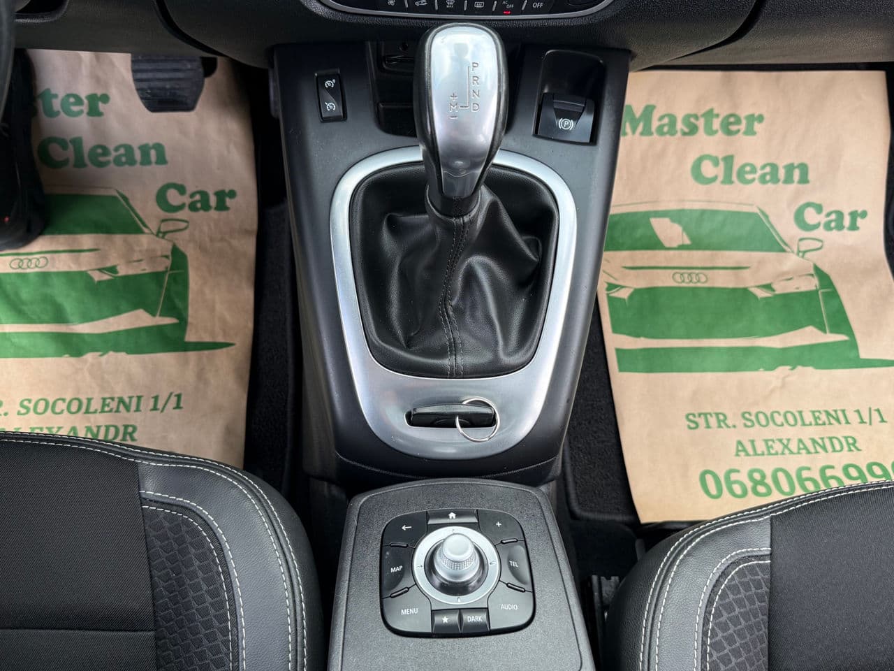 2016 Renault Grand Scenic — Miniatură 12