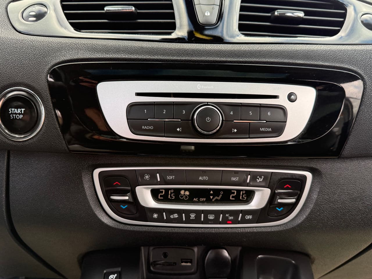 2016 Renault Grand Scenic — Miniatură 11