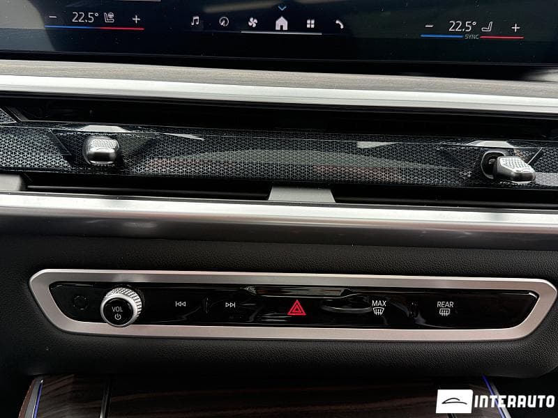 BMW X5 4.0i 2025 — Миниатюра 16
