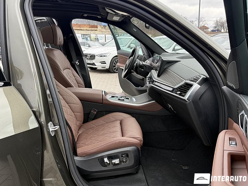 BMW X5 4.0i 2025 — Миниатюра 24