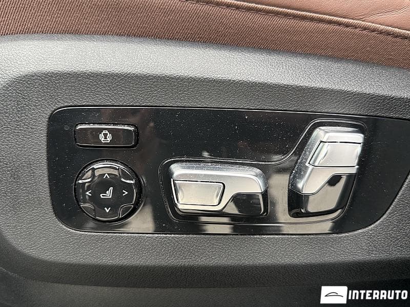BMW X5 4.0i 2025 — Миниатюра 33