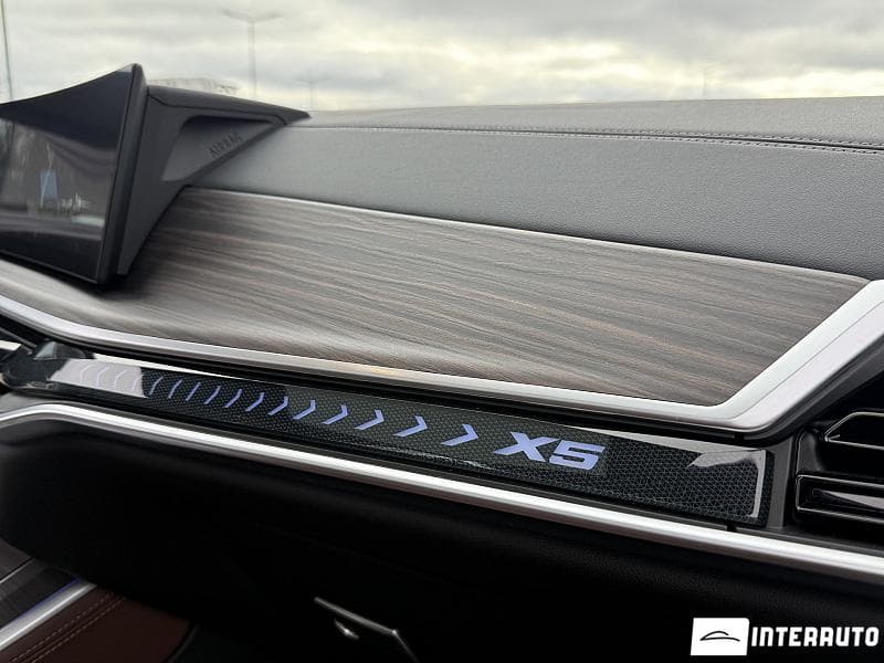 BMW X5 4.0i 2025 — Миниатюра 25