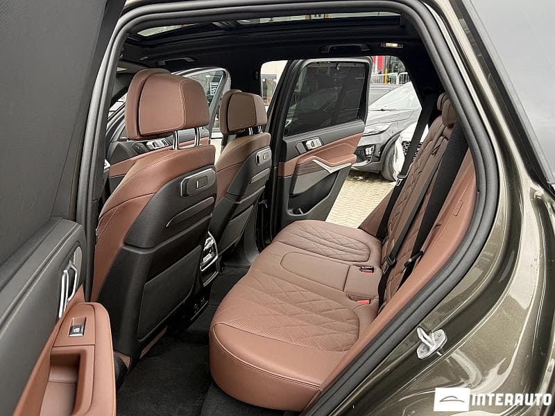 BMW X5 4.0i 2025 — Миниатюра 19