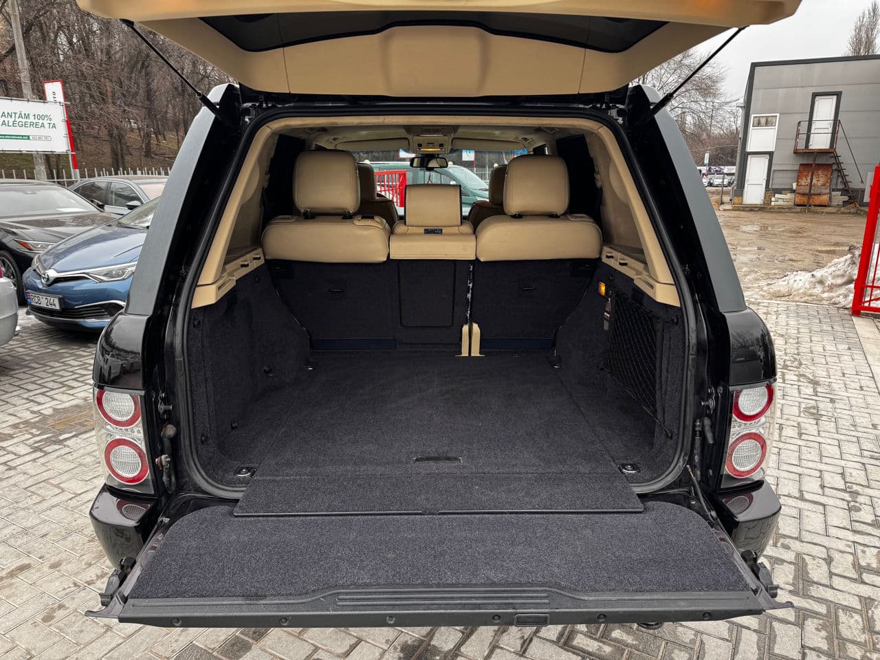 Land Rover Range Rover Vogue 2011 — Миниатюра 24