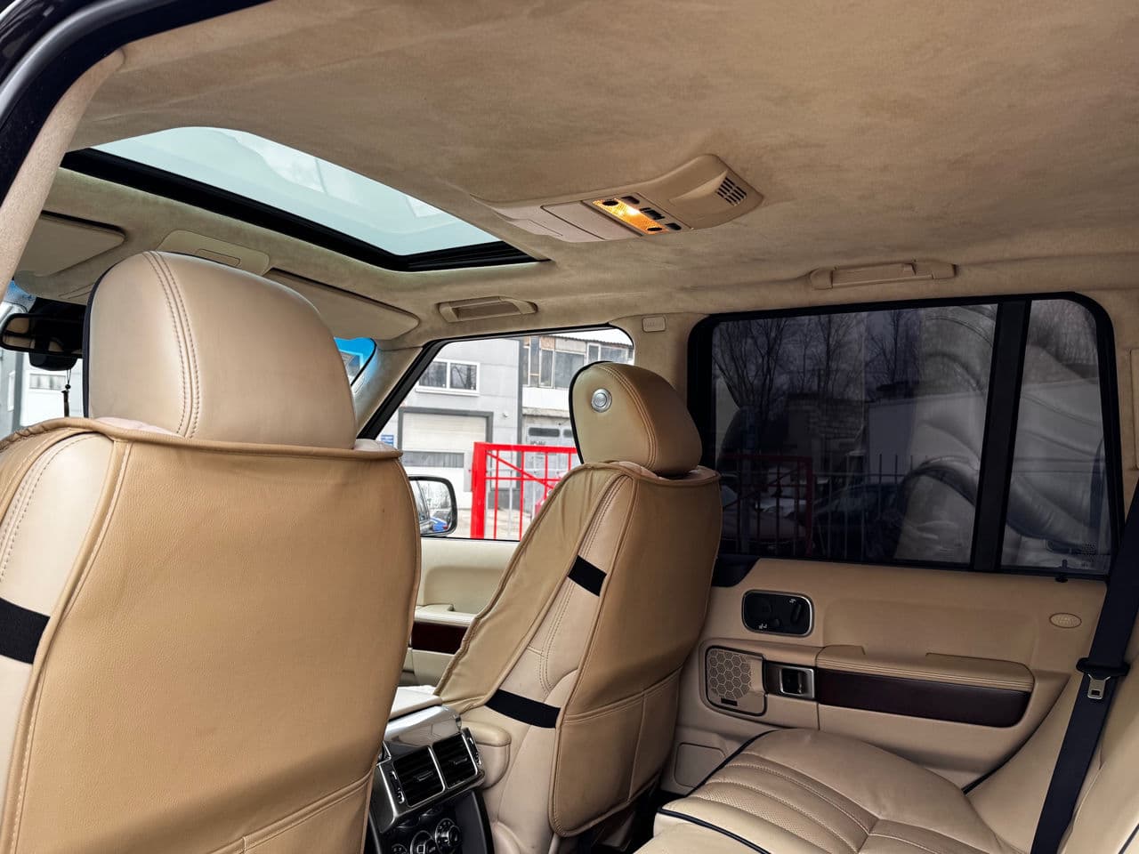 Land Rover Range Rover Vogue 2011 — Миниатюра 21
