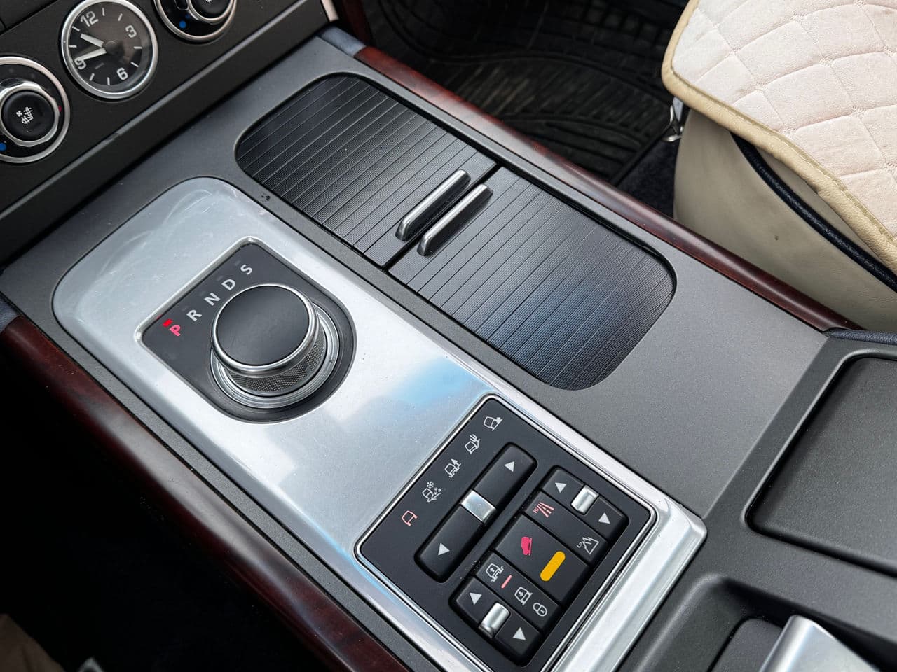 Land Rover Range Rover Vogue 2011 — Миниатюра 11