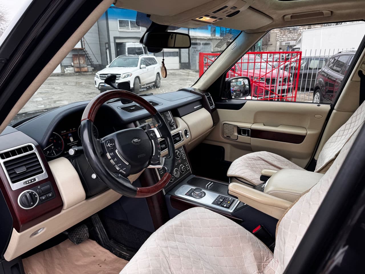 Land Rover Range Rover Vogue 2011 — Миниатюра 5