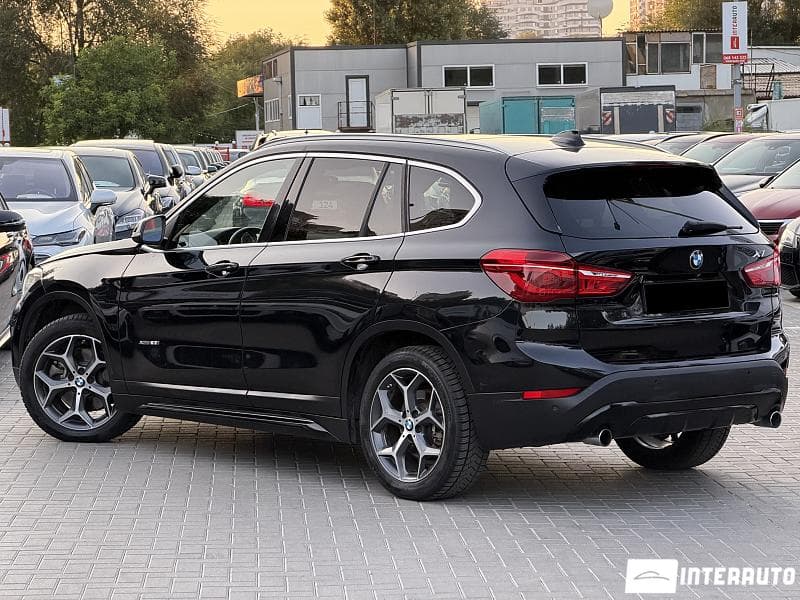 2017 BMW X1 2.8i — Miniatură 2